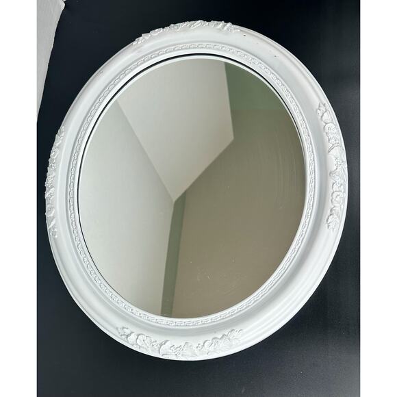 1960s Recessed Oval Framed Shabby Chic Oval Mirror Ornate White General - Picture 7 of 7